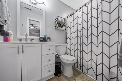 Bath - 94 Flintstone Dr, Harrison, OH 45030 photo 1 of 2
