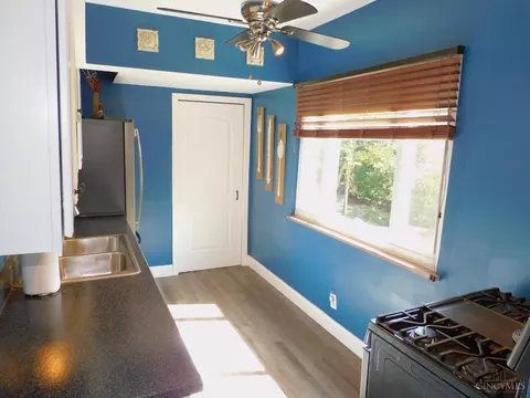 Kitchen - 1122 Omena Pl, Cincinnati, OH 45238 photo 2 of 4