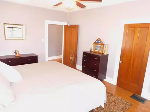 Bedroom - 1122 Omena Pl, Cincinnati, OH 45238 photo 4 of 10