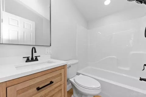 Bath - 7356 Staten Rd, Sardinia, OH 45171 photo 3 of 3