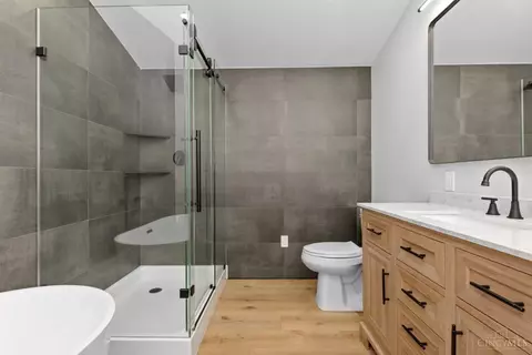 Bath - 7356 Staten Rd, Sardinia, OH 45171 photo 2 of 3