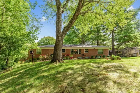 Exterior - 2619 Beechmar Dr, Cincinnati, OH 45230 photo 5 of 9