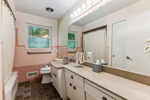 Bath - 2619 Beechmar Dr, Cincinnati, OH 45230 photo 2 of 2