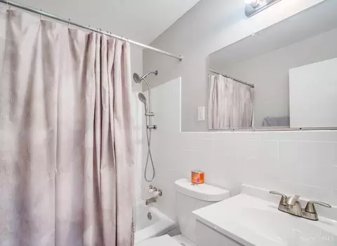 Bath - 1318 Meredith Dr, Cincinnati, OH 45231 photo 1 of 2