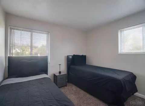 Bedroom - 1318 Meredith Dr, Cincinnati, OH 45231 photo 1 of 3