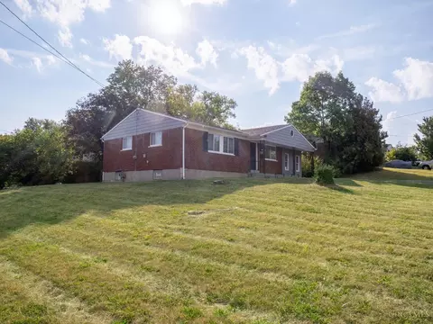 Exterior - 1318 Meredith Dr, Cincinnati, OH 45231 photo 5 of 6