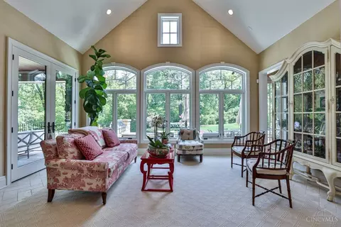 Living - 7740 Given Rd, Cincinnati, OH 45243 photo 8 of 10