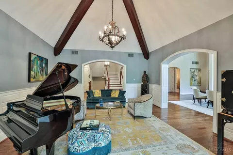 Living - 7740 Given Rd, Cincinnati, OH 45243 photo 2 of 10