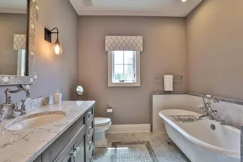 Bath - 7740 Given Rd, Cincinnati, OH 45243 photo 7 of 11