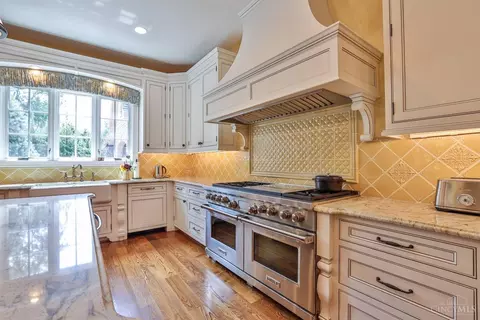 Kitchen - 7740 Given Rd, Cincinnati, OH 45243 photo 3 of 8