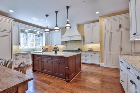 Kitchen - 7740 Given Rd, Cincinnati, OH 45243 photo 6 of 8