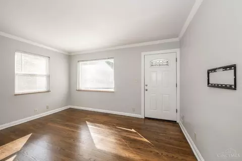 214 Ridgeway Rd, Cincinnati, OH 45216 photo 3