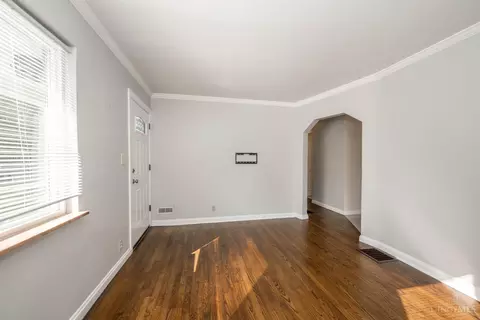 214 Ridgeway Rd, Cincinnati, OH 45216 photo 4
