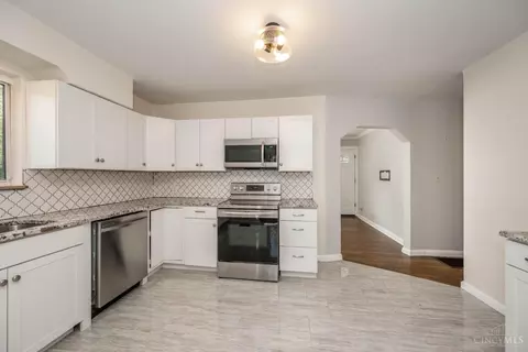 214 Ridgeway Rd, Cincinnati, OH 45216 photo 6