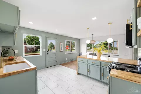 Kitchen - 4148 School Section Rd, Cincinnati, OH 45211 photo 2 of 4