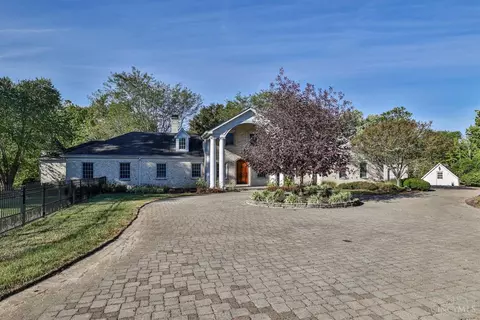 5905 Drake Rd, Cincinnati, OH 45243