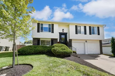 11572 New Hope Dr, Forest Park, OH 45240