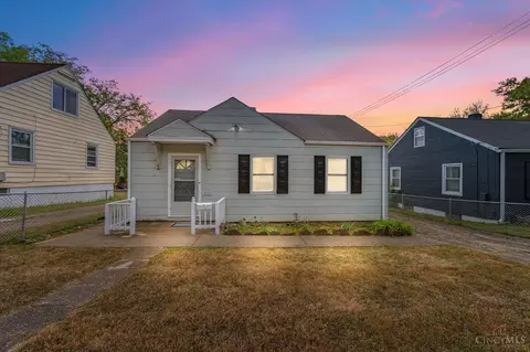 5233 Charloe St, Cincinnati, OH 45227