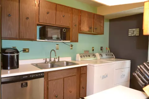 724 Winding Way, Cincinnati, OH 45245 photo 9