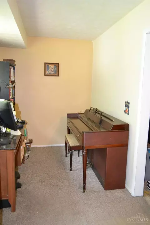 724 Winding Way, Cincinnati, OH 45245 photo 27
