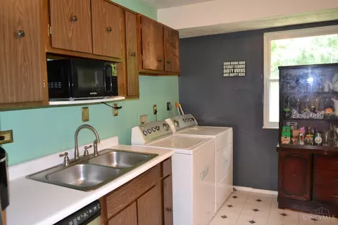 724 Winding Way, Cincinnati, OH 45245 photo 13
