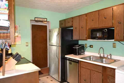 724 Winding Way, Cincinnati, OH 45245 photo 15