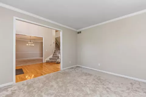 Living - 4493 Devon Ct, Mason, OH 45040 photo 6 of 10