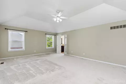 Bedroom - 4493 Devon Ct, Mason, OH 45040 photo 4 of 9