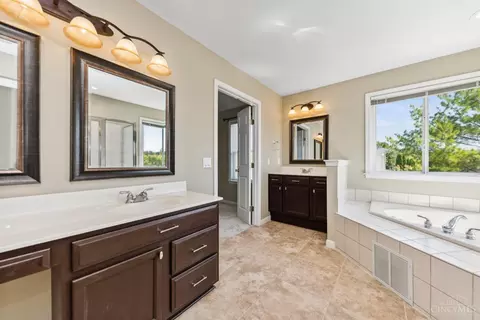 Bath - 4493 Devon Ct, Mason, OH 45040 photo 2 of 3