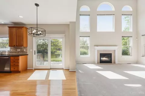 Living - 4493 Devon Ct, Mason, OH 45040 photo 9 of 10