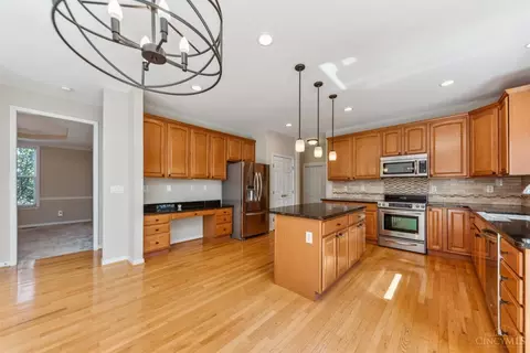 Kitchen - 4493 Devon Ct, Mason, OH 45040 photo 2 of 4
