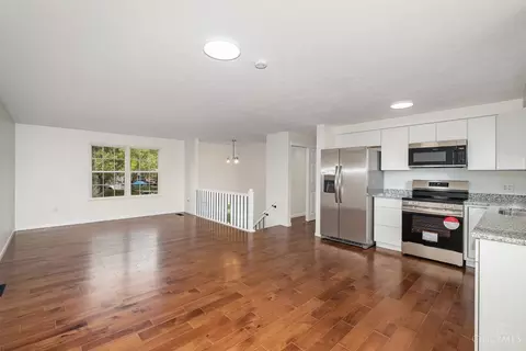 Living - 59 Beech Cir, Amelia, OH 45102 photo 2 of 3
