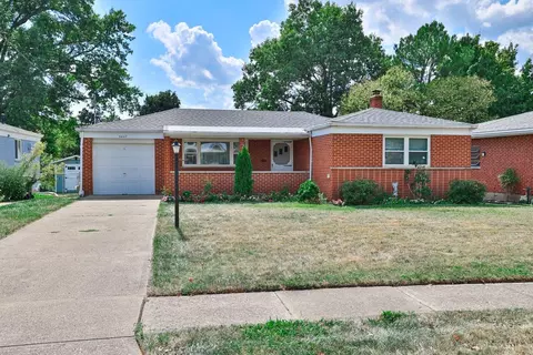 5447 Cannas Dr, Cincinnati, OH 45238