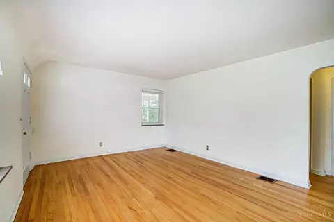 8463 Wicklow Ave, Cincinnati, OH 45236 photo 4