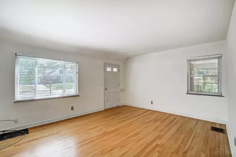 8463 Wicklow Ave, Cincinnati, OH 45236 photo 5