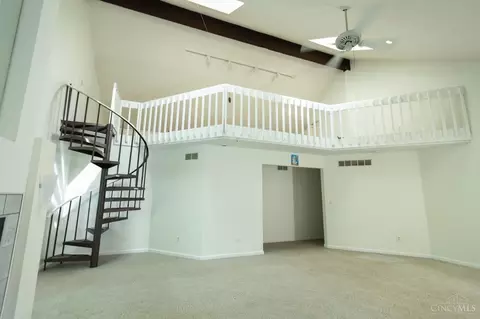 Living - 10619 Stargate Ln, Cincinnati, OH 45240 photo 4 of 6