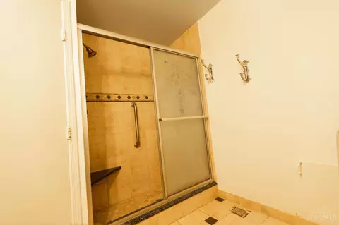 Bath - 10619 Stargate Ln, Cincinnati, OH 45240 photo 1 of 4