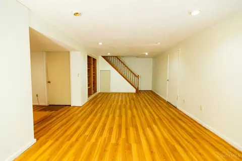 Living - 10619 Stargate Ln, Cincinnati, OH 45240 photo 1 of 6