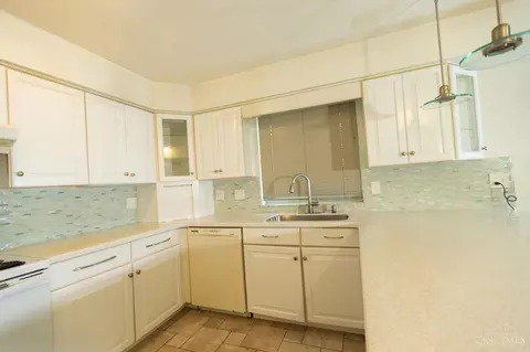 Kitchen - 10619 Stargate Ln, Cincinnati, OH 45240 photo 1 of 5