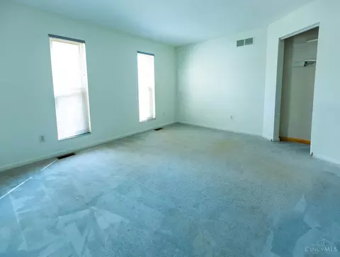 Bedroom - 10619 Stargate Ln, Cincinnati, OH 45240 photo 3 of 7