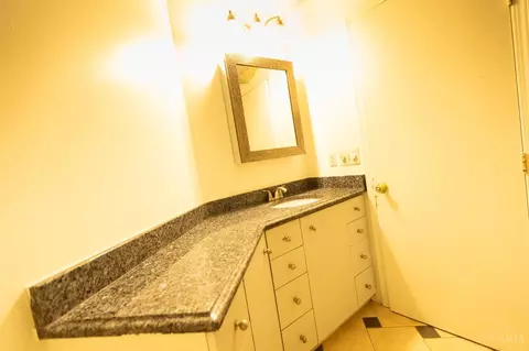 Bath - 10619 Stargate Ln, Cincinnati, OH 45240 photo 2 of 4