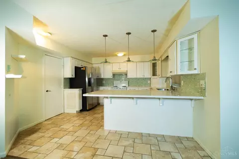 Kitchen - 10619 Stargate Ln, Cincinnati, OH 45240 photo 5 of 5