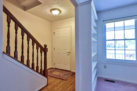 2128 Galloway Ct, Cincinnati, OH 45240 photo 5