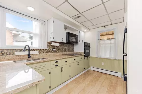 Kitchen - 6839 Buckingham Pl, Cincinnati, OH 45227 photo 1 of 2