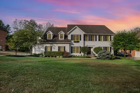 5011 Village Dr, Newtown, OH 45244