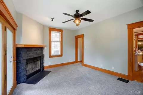 Living - 33 Baker Ave, Saint Bernard, OH 45217 photo 4 of 5