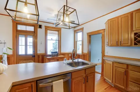 Kitchen - 33 Baker Ave, Saint Bernard, OH 45217 photo 5 of 8