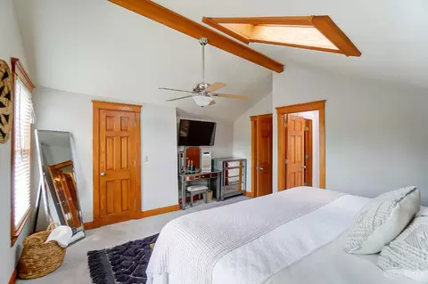 Bedroom - 33 Baker Ave, Saint Bernard, OH 45217 photo 3 of 6