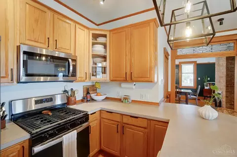 Kitchen - 33 Baker Ave, Saint Bernard, OH 45217 photo 7 of 8