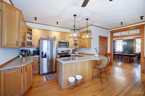 Kitchen - 33 Baker Ave, Saint Bernard, OH 45217 photo 2 of 8
